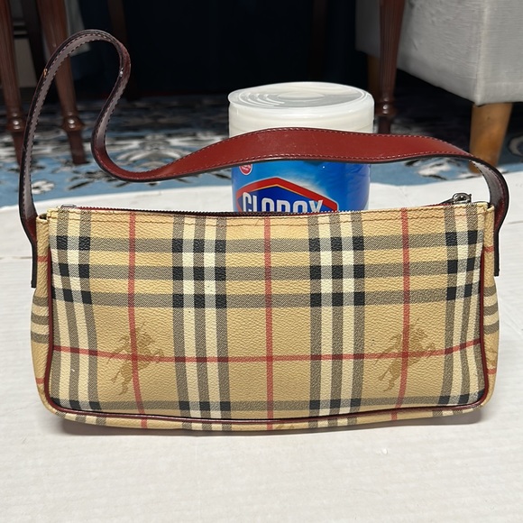 Burberry bag - Picture 3 of 13